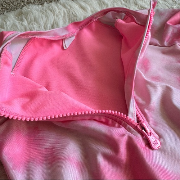 EUC 1-pc Tie Dye Rash Guard | Baby Gap | Sz 5 - Picture 3 of 7